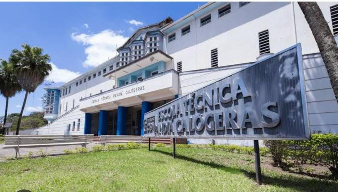 Lindo Completo Ao Lado Etpc Vr *